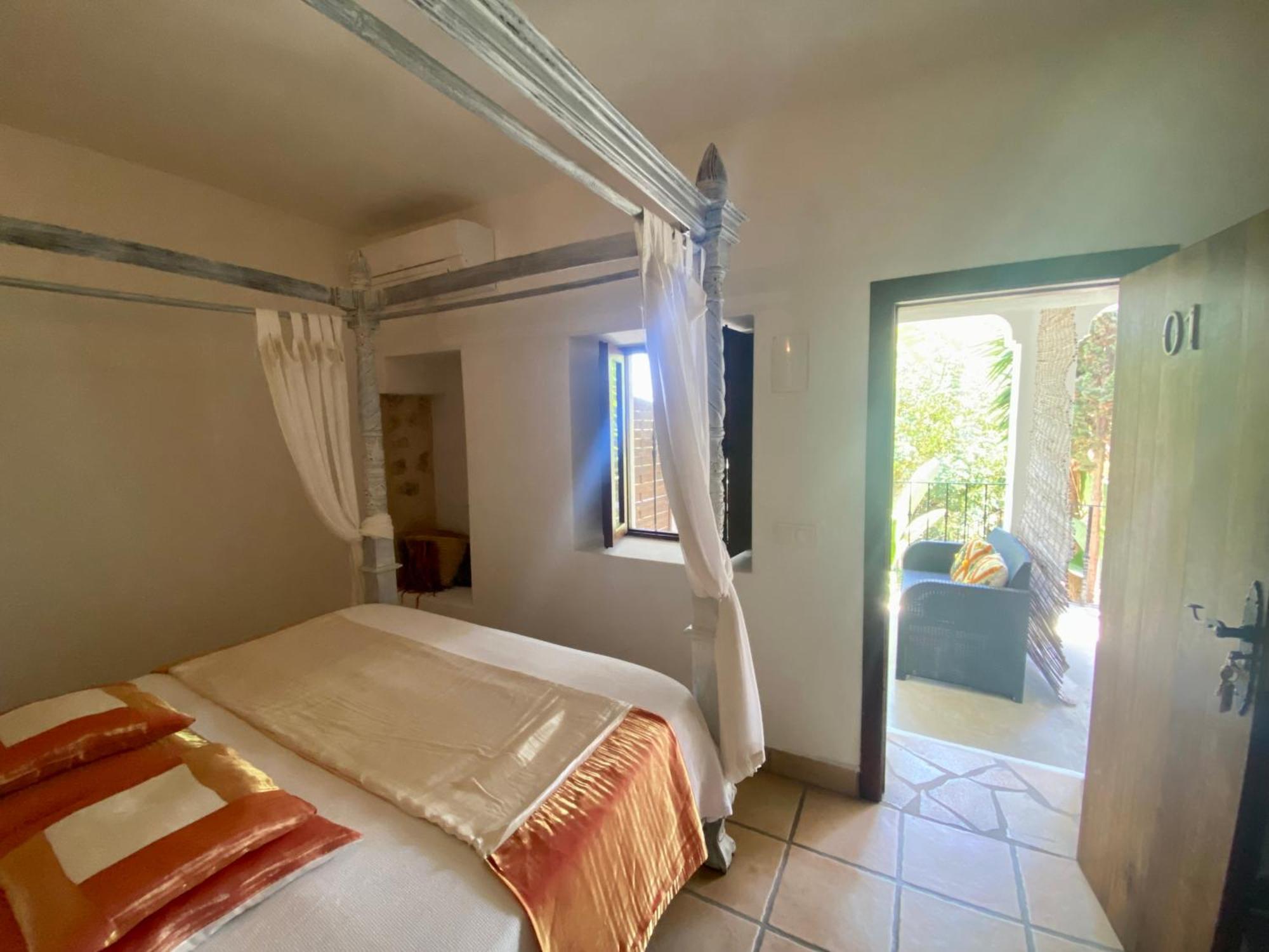 Buenavista Suites Hotel Boutique Санта-Еулалія-дель-Ріо Екстер'єр фото